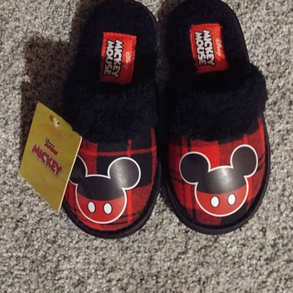 GREAT GIFT!! NWT & BOX - Mickey Mouse slip-on slippers - Toddler Boys 12 - Picture 3 of 6